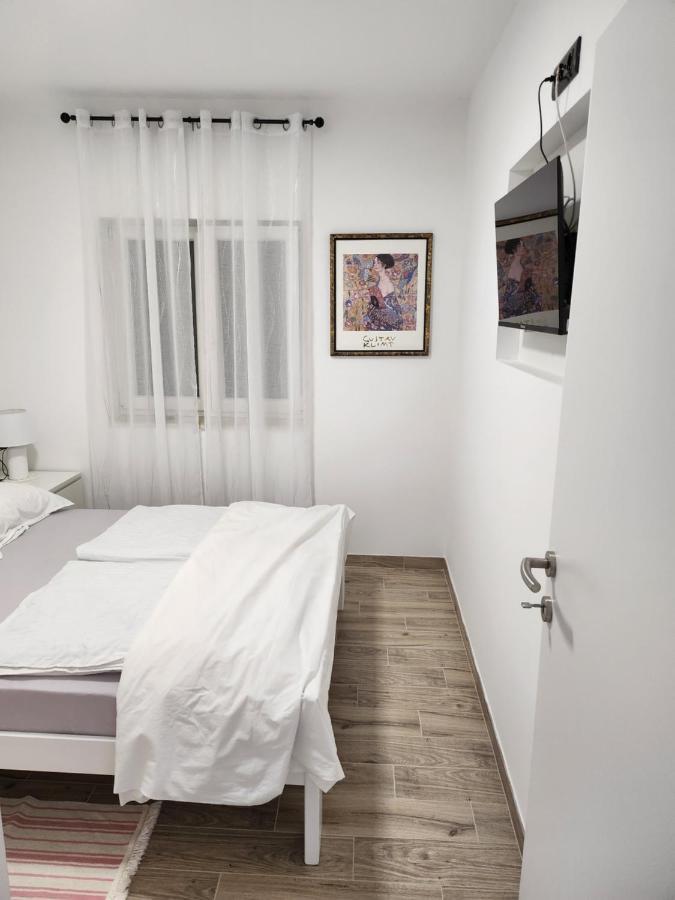 H&D Apartment Sumartin Eksteriør billede